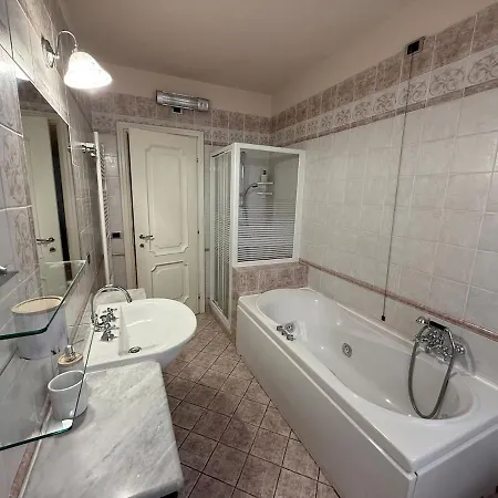 Al 38 Apartment